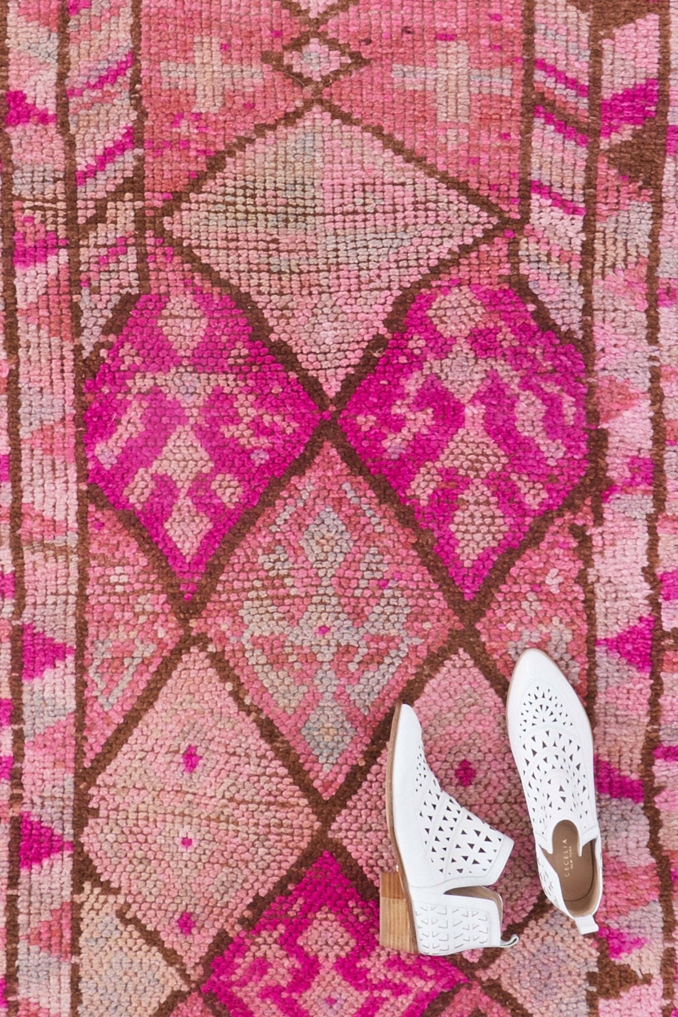 'Bubble Gum' Turkish Vintage Rug - 2'7'' x 11'8" - Canary Lane