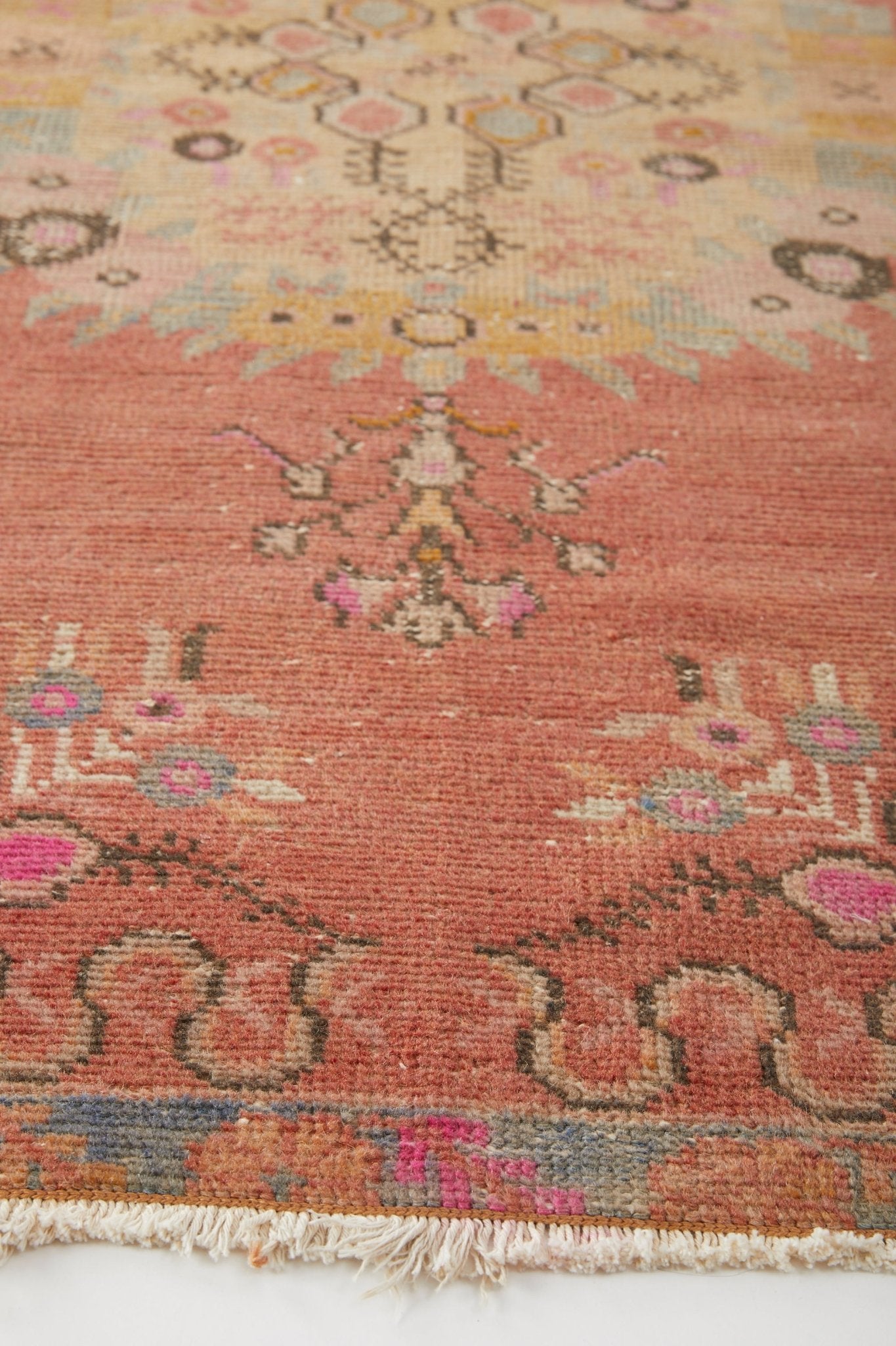 'Eden' Vintage Turkish Ombre Rug - 2'9" x 6' - Canary Lane