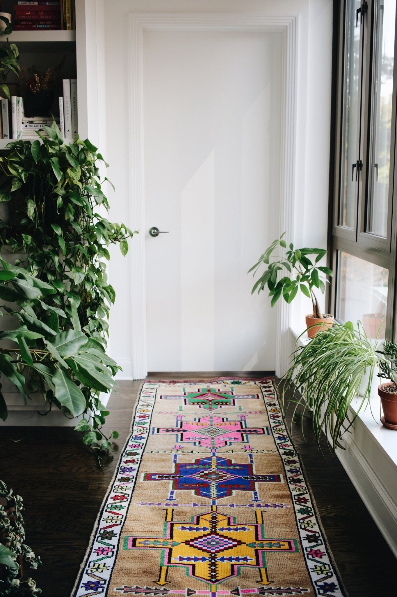 'Jasmine' Vintage Turkish Runner - 2'8'' x 10'8'' - Canary Lane