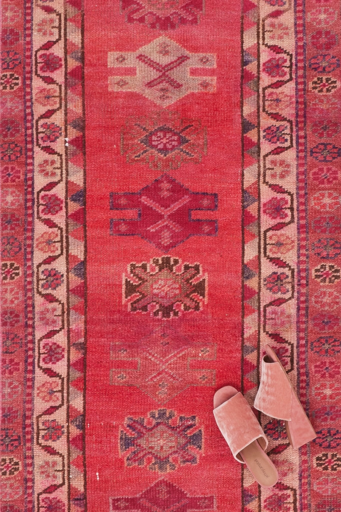 'Nelly' Vintage Turkish Runner - 2'9.5'' x 12'2'' - Canary Lane