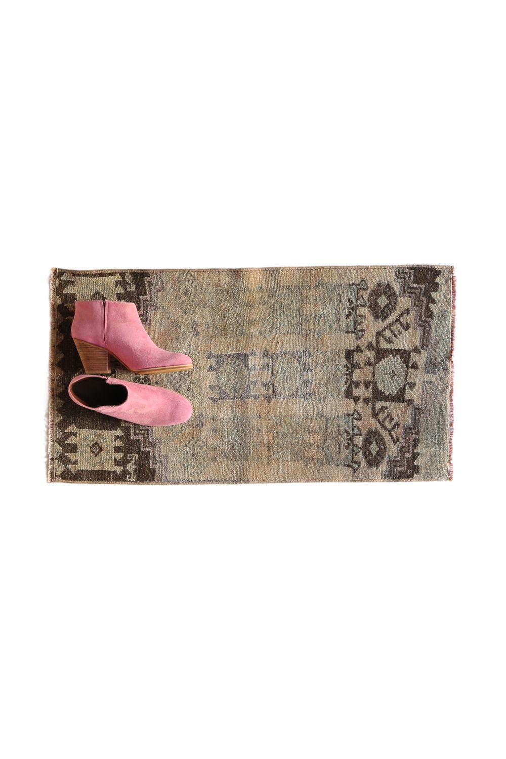 No. 1608 Mini Turkish Vintage Rug - 1'5.5" x 2'9" - Canary Lane