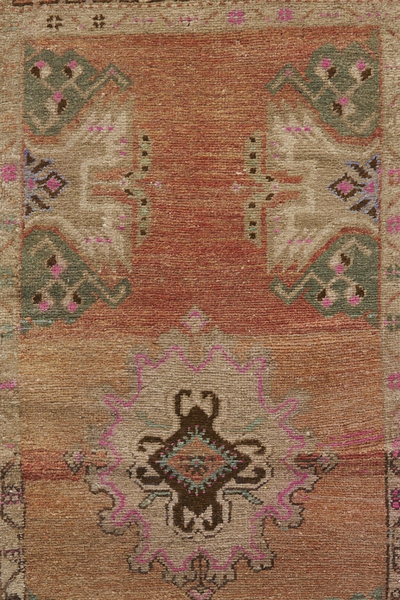 No. 655 Mini Rug - 1'7.5'' x 3'11'' - Canary Lane